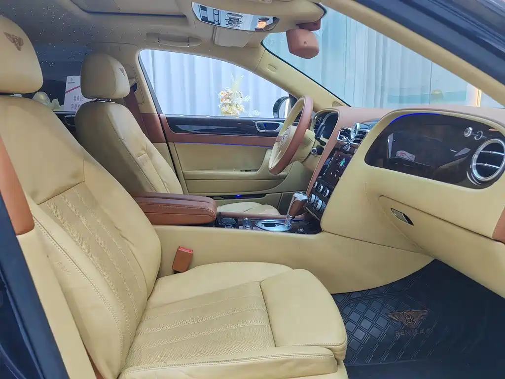 Bentley Flying Spur — миниатюра 17