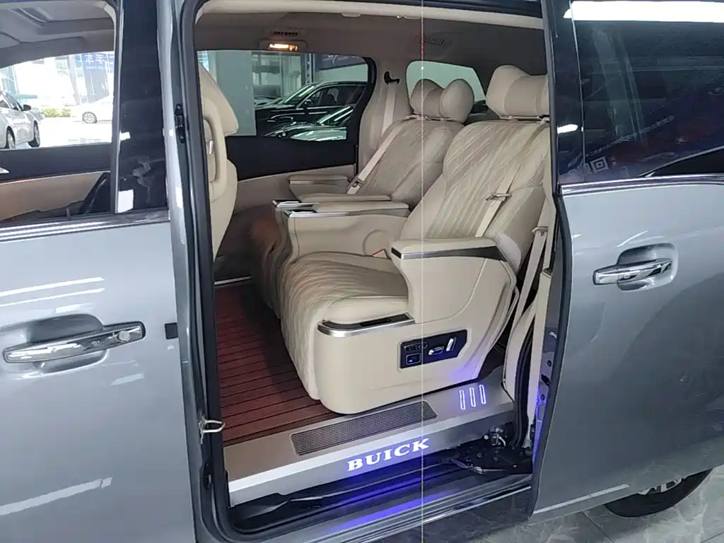 Buick GL8 — миниатюра 17