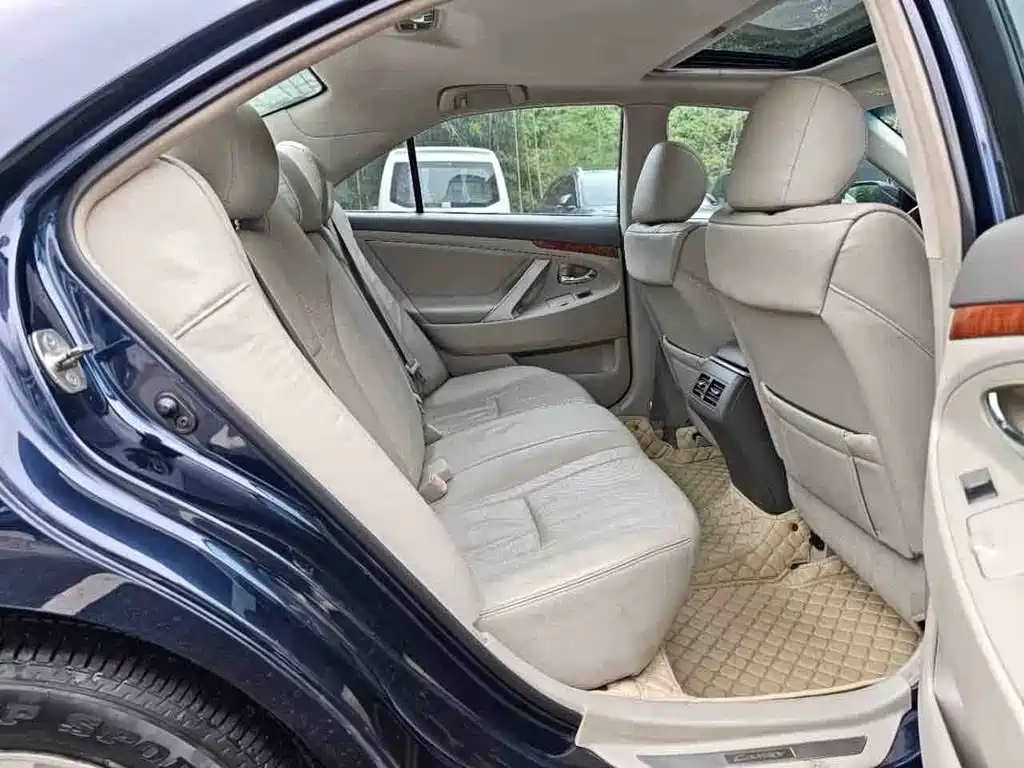 Toyota Camry — миниатюра 16