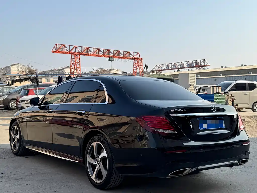 MERCEDES-BENZ E CLASS