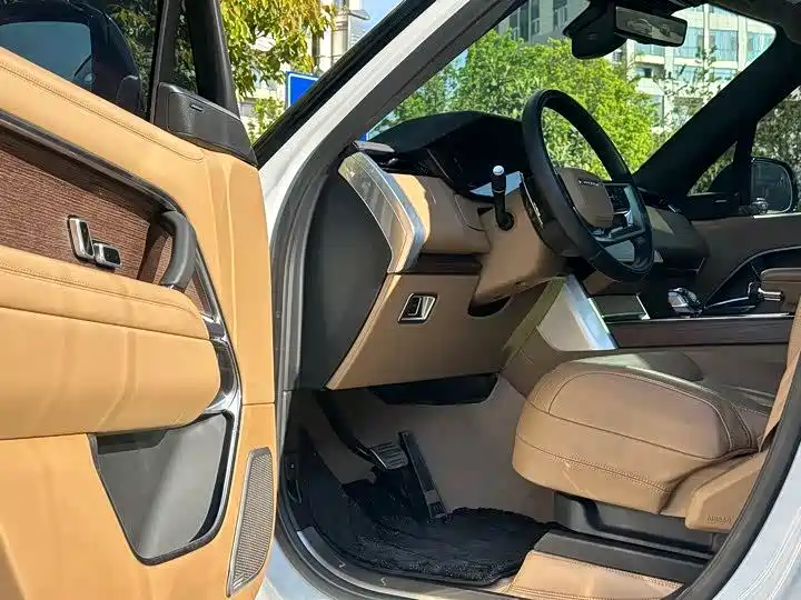 Land Rover Range Rover — миниатюра 9