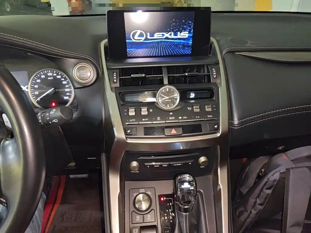Lexus NX — миниатюра 13