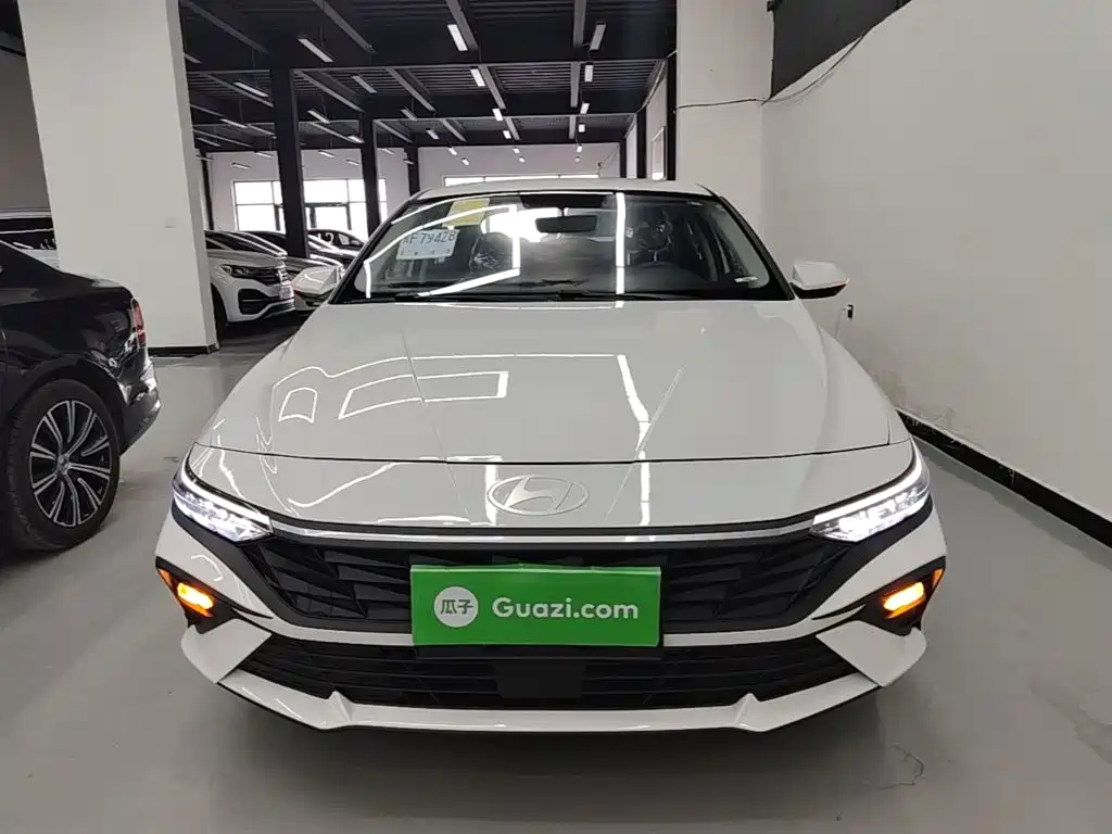 Hyundai Elantra — миниатюра 3