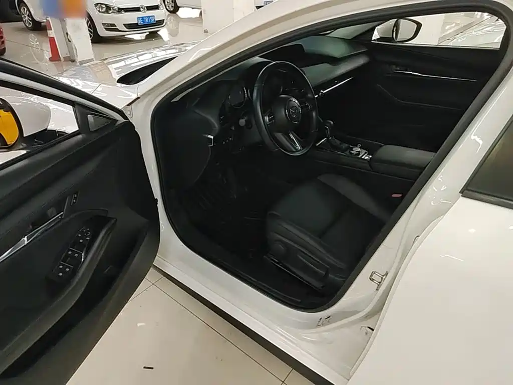 Mazda 3 Axela — миниатюра 16