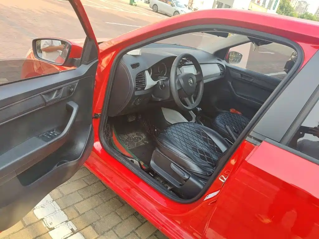Skoda Fabia — миниатюра 14