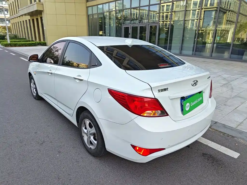 Hyundai Verna — миниатюра 5