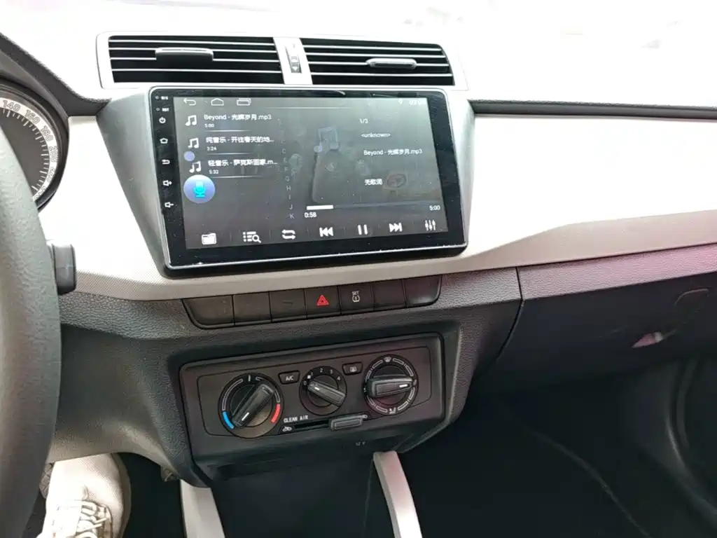 Skoda Fabia — миниатюра 13