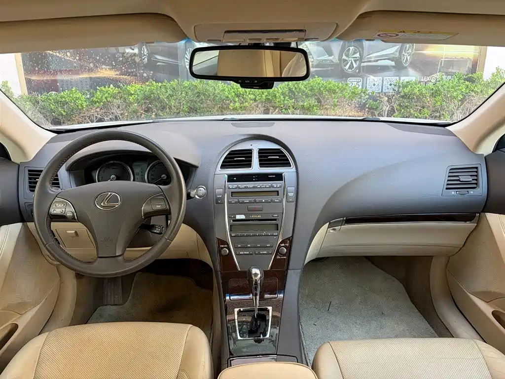 Lexus ES — миниатюра 13