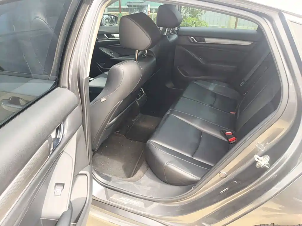 Honda Accord — миниатюра 17
