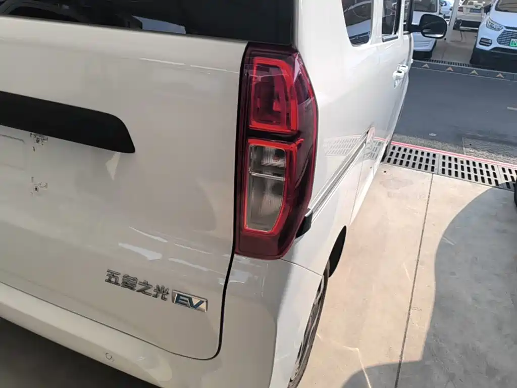 Wuling Zhiguang EV — миниатюра 8