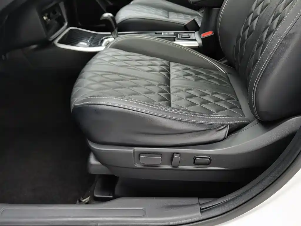 Mitsubishi Outlander — миниатюра 20