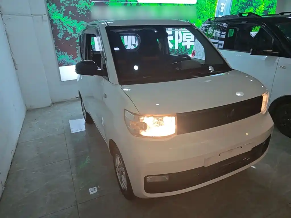Wuling MINIEV — миниатюра 4