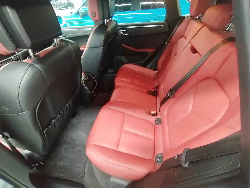 Porsche Macan — миниатюра 9