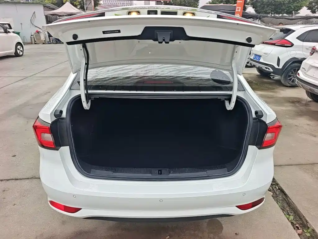 Roewe i5 — миниатюра 19