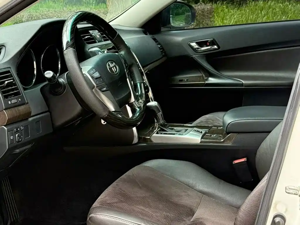Toyota Reiz — миниатюра 4
