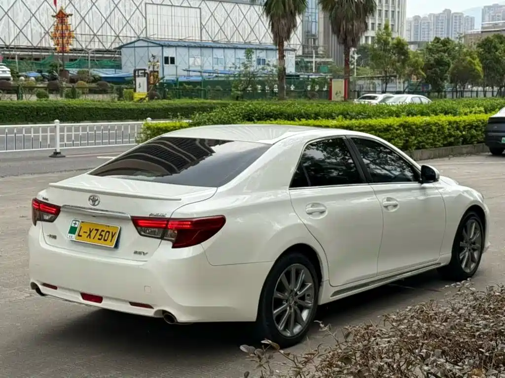 Toyota Reiz — миниатюра 9