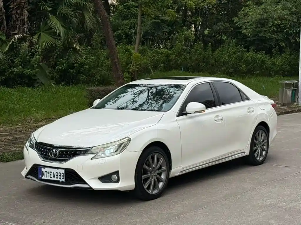 Toyota Reiz