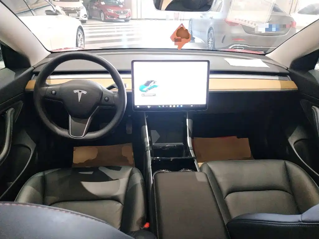 Tesla Model 3 — миниатюра 10