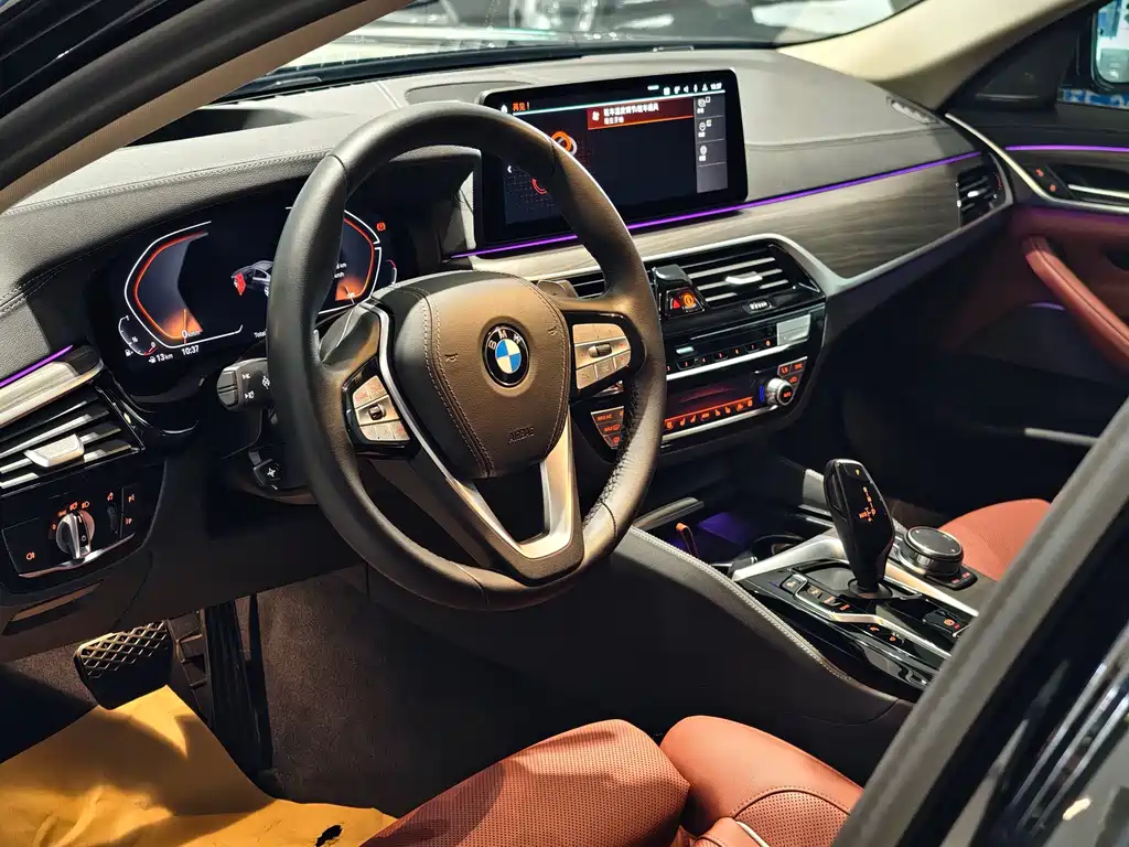 BMW 5 Series — миниатюра 11