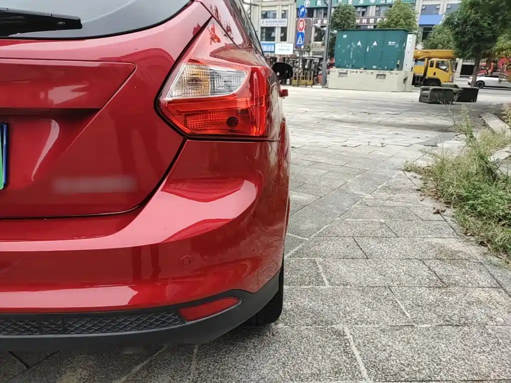 Ford Focus — миниатюра 8