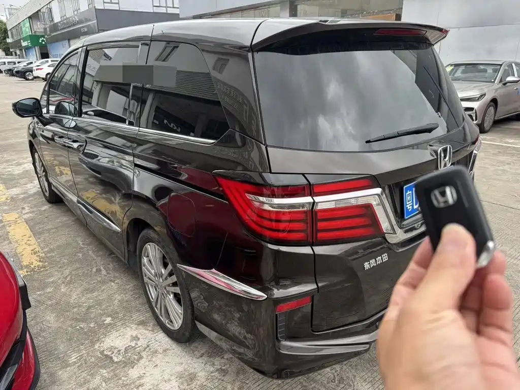Honda Elysion — миниатюра 4