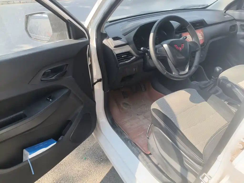 Wuling Hongguang — миниатюра 12