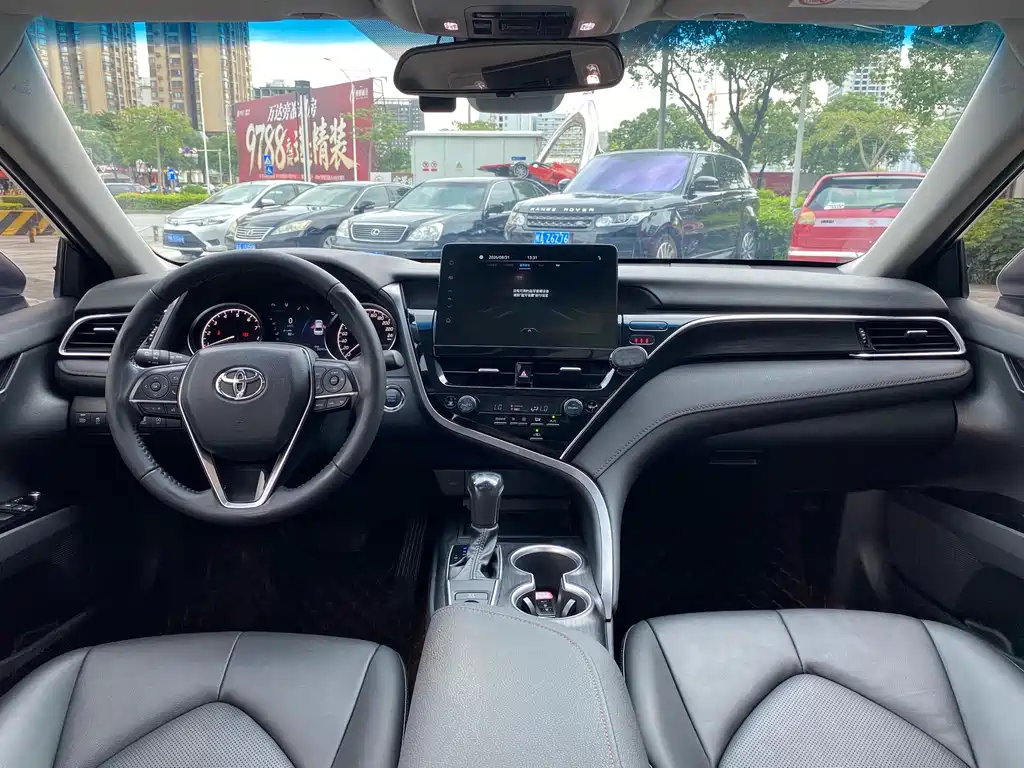 Toyota Camry — миниатюра 14