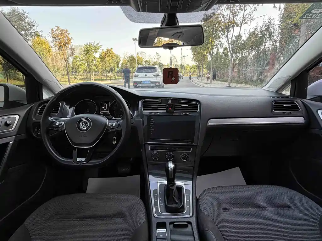 Volkswagen Golf — миниатюра 10