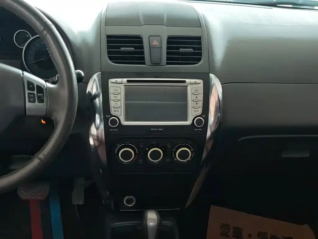Suzuki SX4 — миниатюра 10