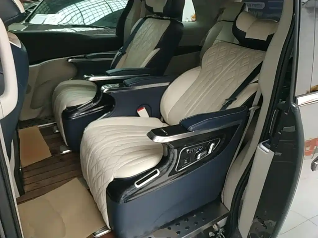 Buick GL8 — миниатюра 17