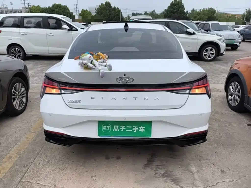 Hyundai Elantra — миниатюра 6