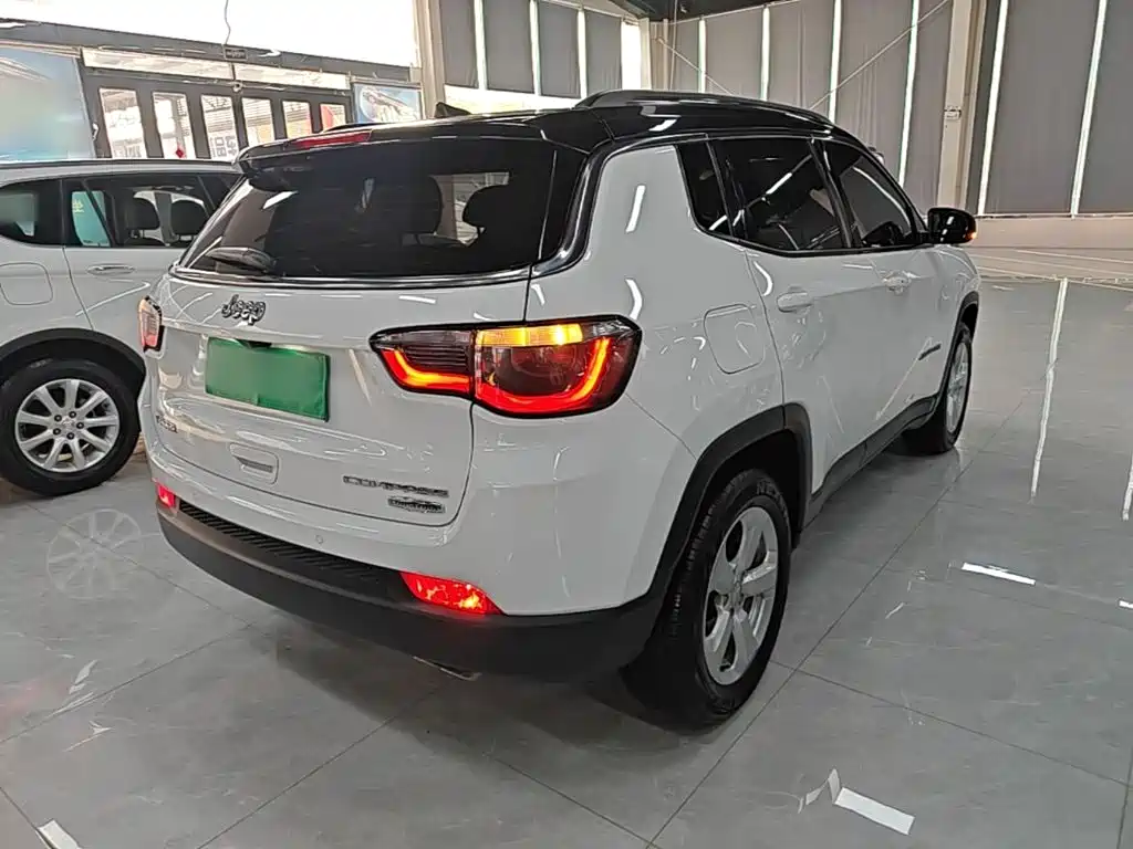 Jeep Compass — миниатюра 7