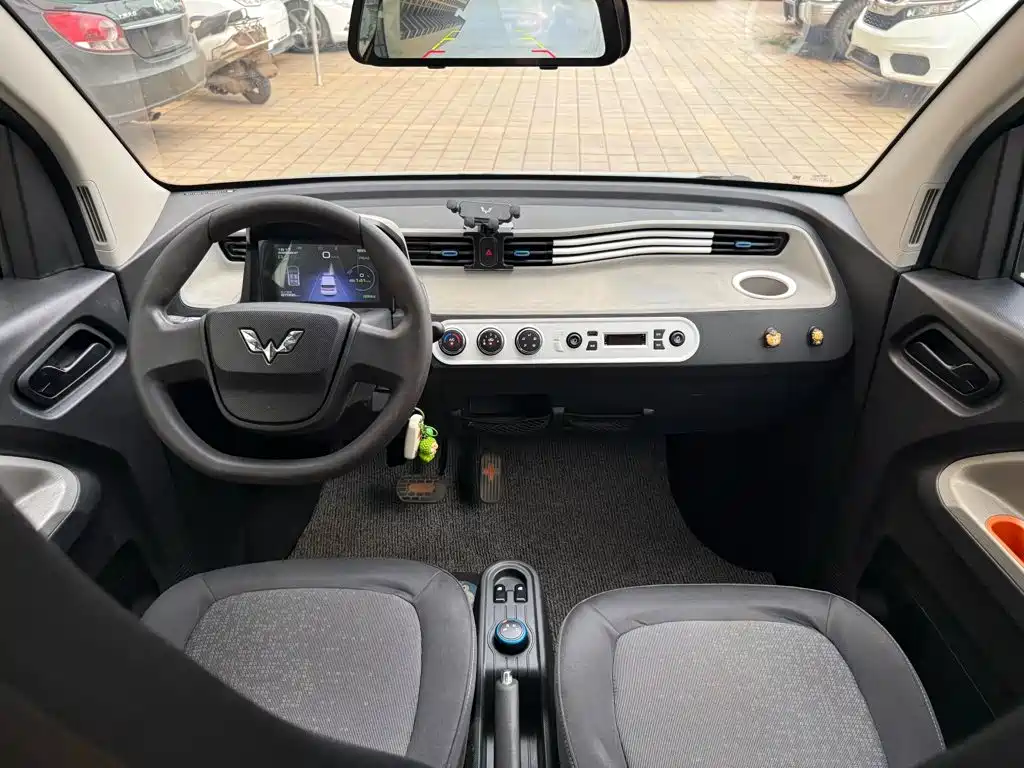 Wuling MINIEV — миниатюра 8