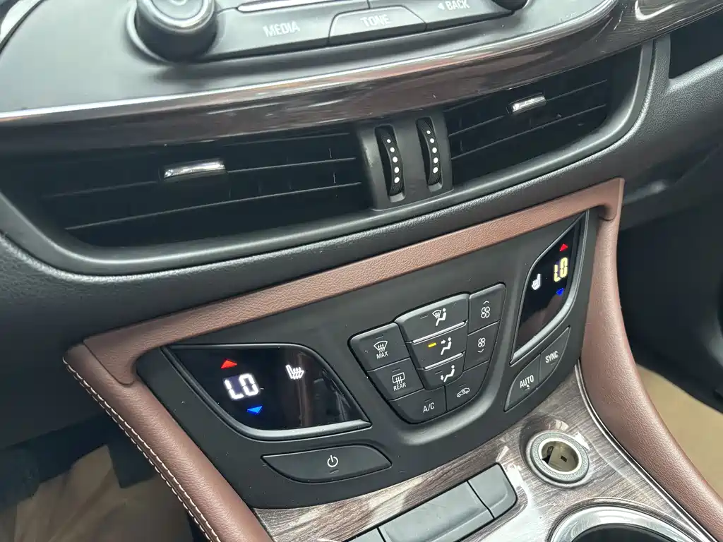 Buick Envision Plus — миниатюра 15