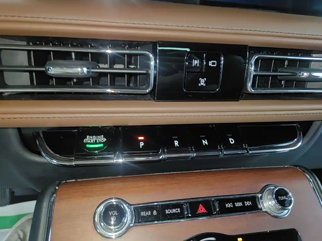Lincoln Aviator — миниатюра 14