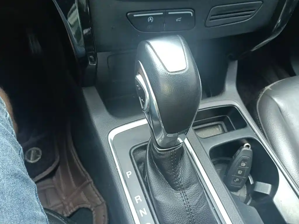 Ford Kuga — миниатюра 7