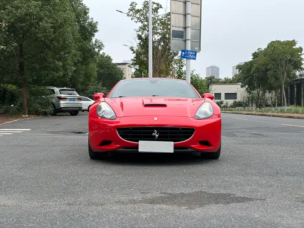 Ferrari California T — миниатюра 2