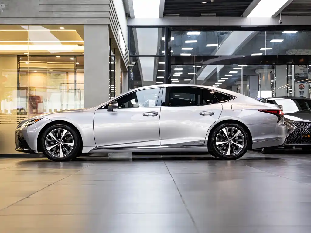 Lexus LS 2021 500h