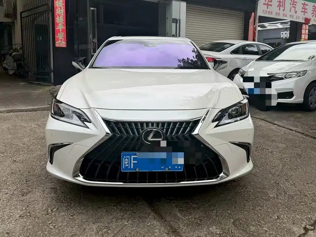 Lexus ES 2023 200