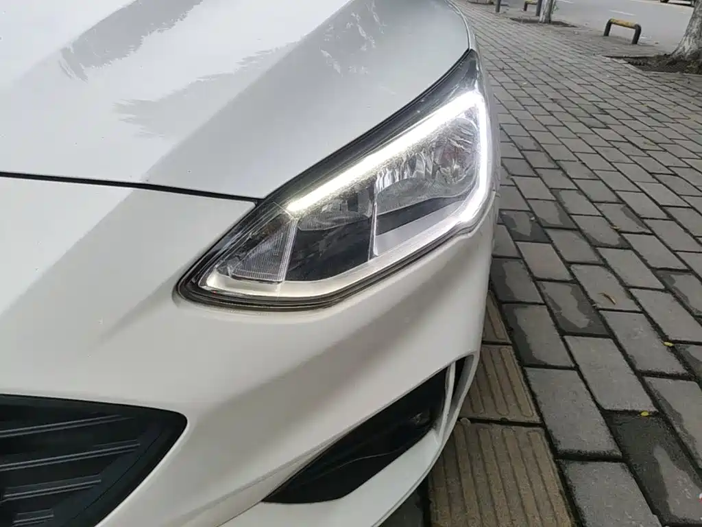 Ford Focus — миниатюра 24