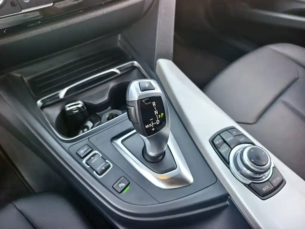 BMW 3 Series — миниатюра 8