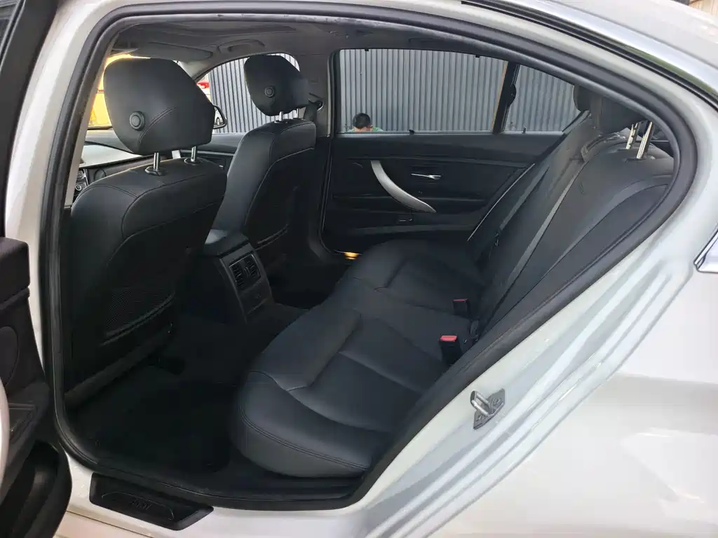 BMW 3 Series — миниатюра 10