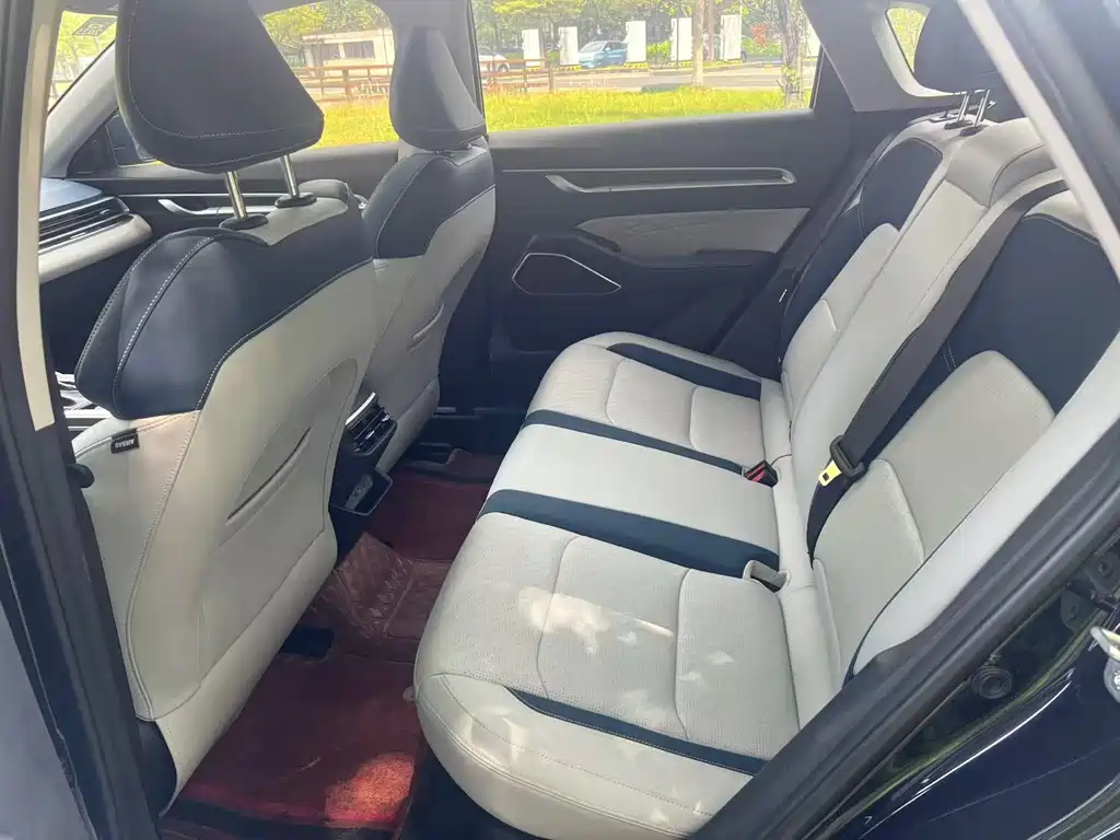 Geely Emgrand L — миниатюра 8