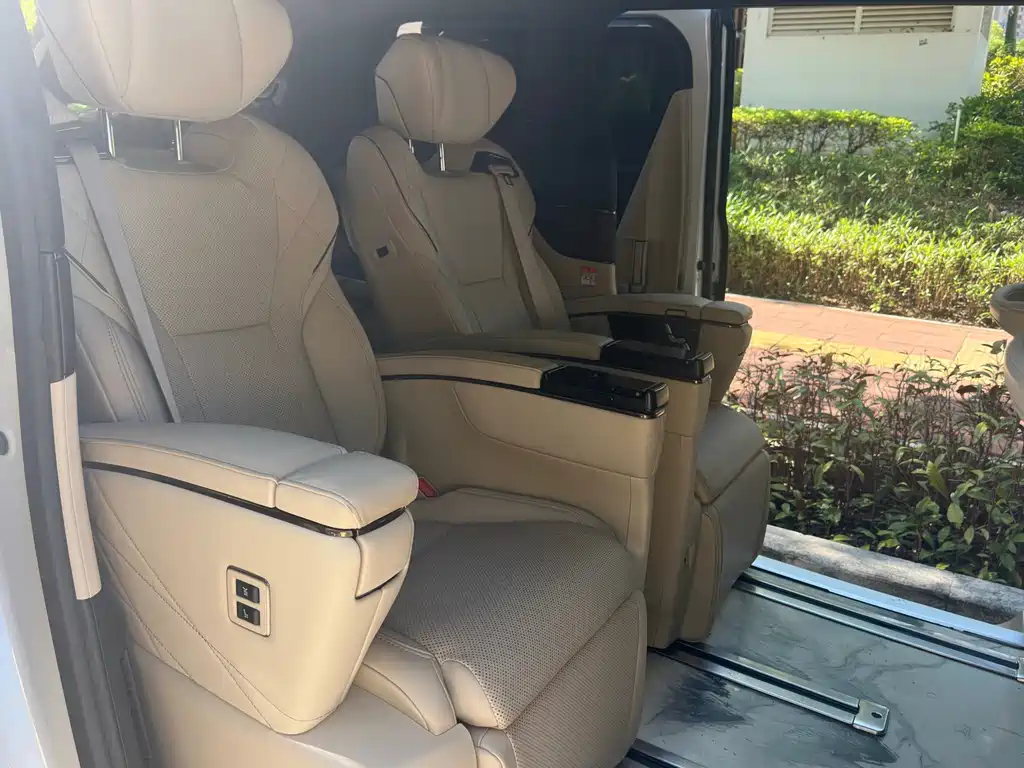 Toyota Vellfire — миниатюра 14