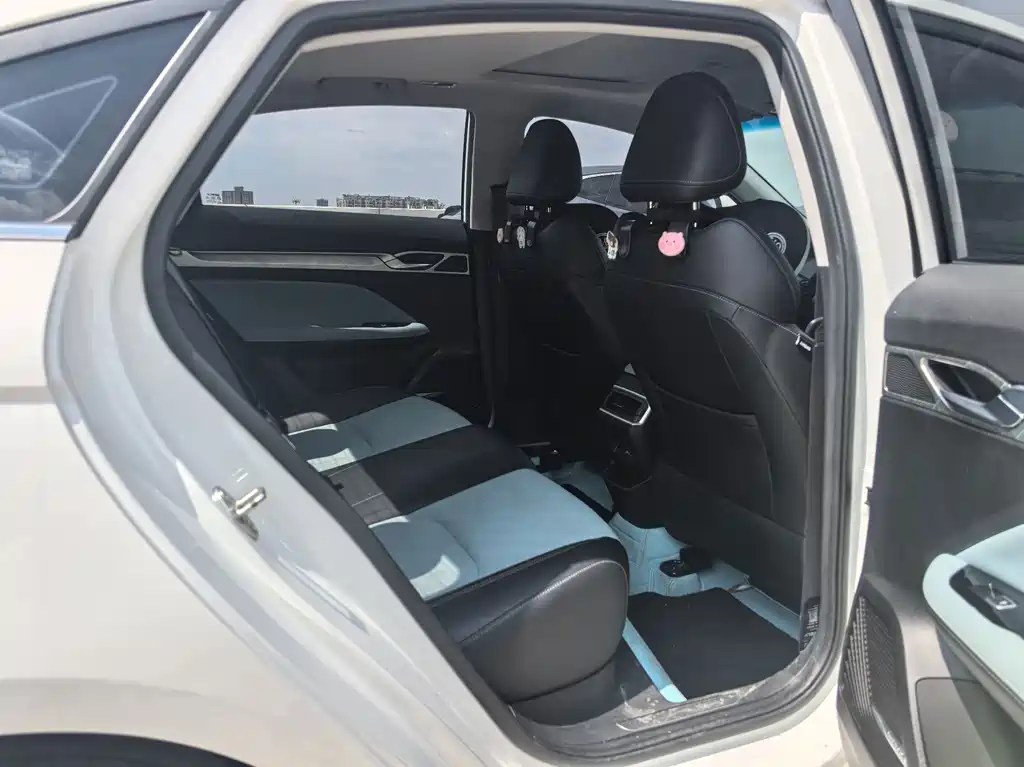 Geely Emgrand L — миниатюра 11