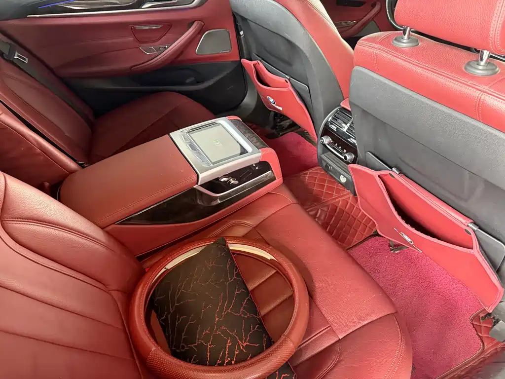 BMW 5 Series — миниатюра 5