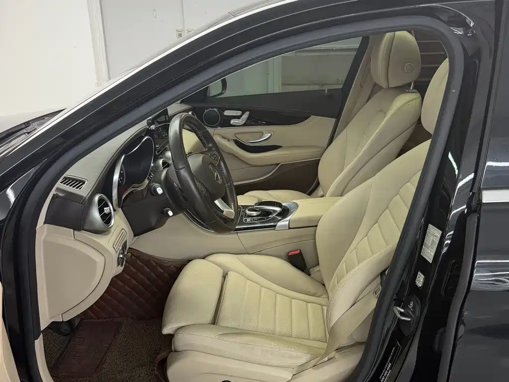 Mercedes-Benz C-Class — миниатюра 8