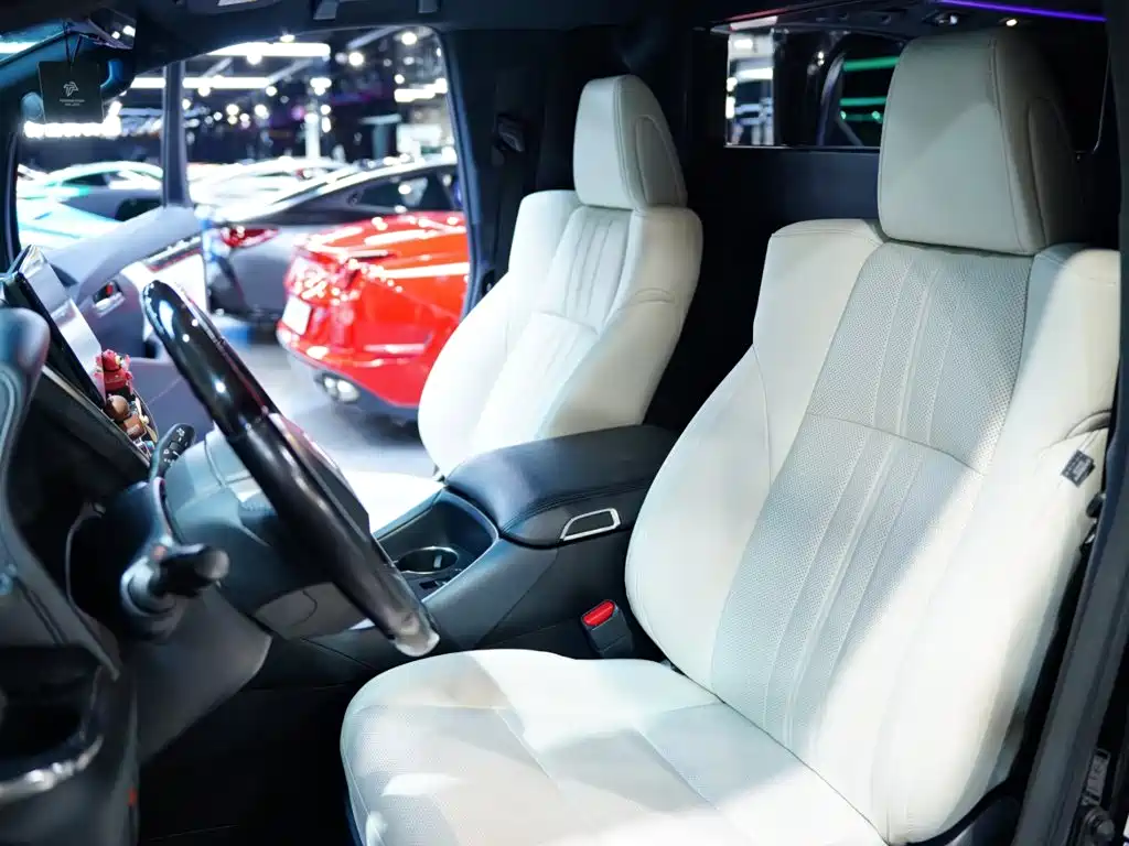 Lexus LM — миниатюра 12