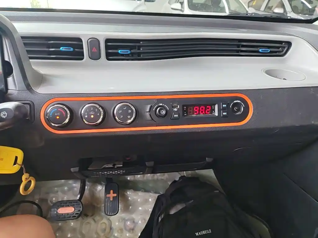 Wuling MINIEV — миниатюра 13