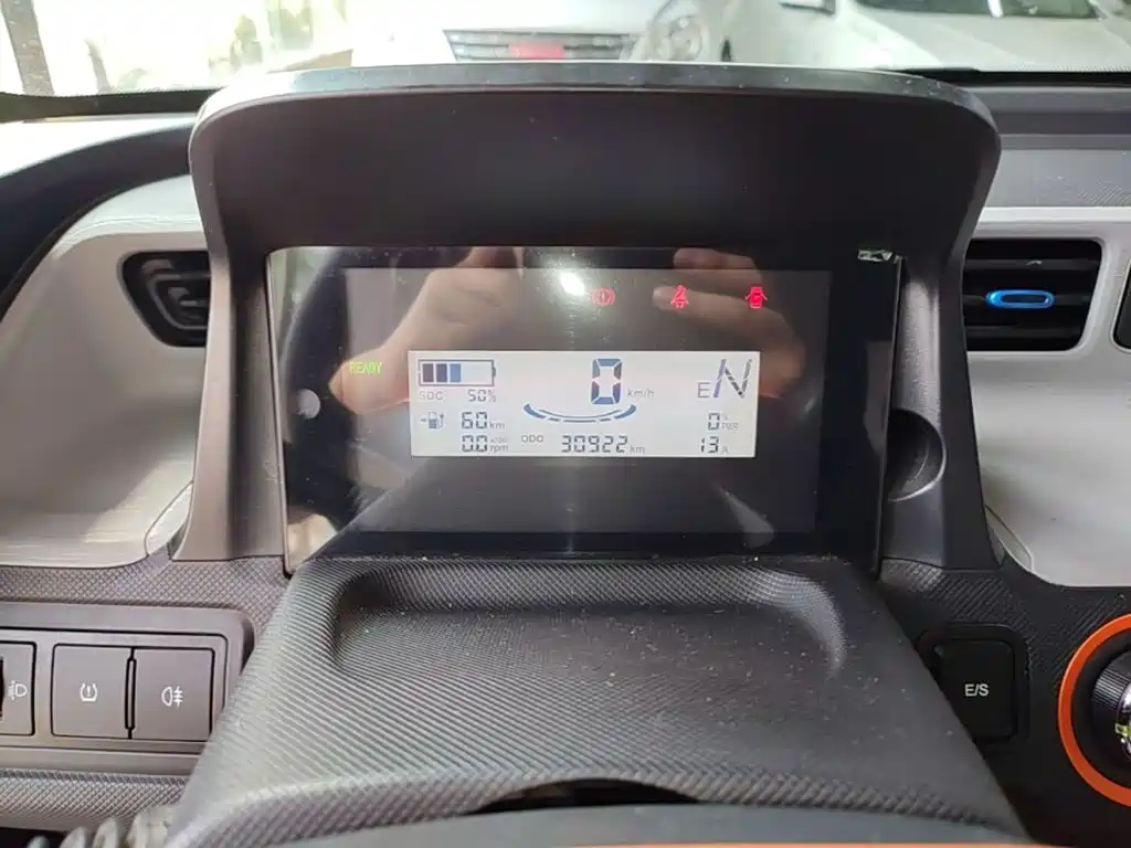 Wuling MINIEV — миниатюра 12